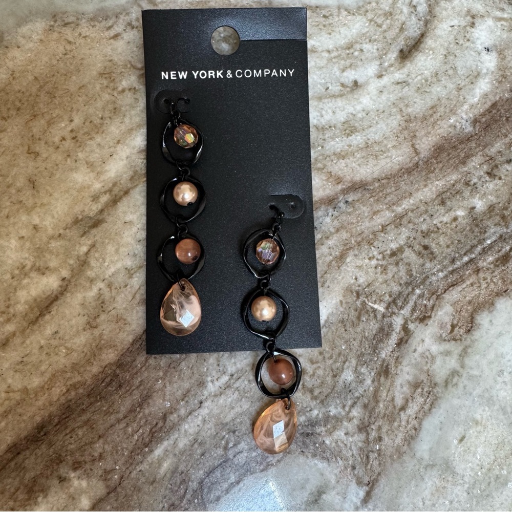 New, never worn! New York & Company Black and Gold Dangle Earrings